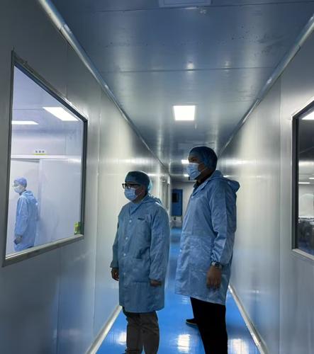 Wizyta gościa w fabryce na wystawie MEDICA w Niemczech; Odkrywanie nowych możliwości na europejskim rynku medycznym