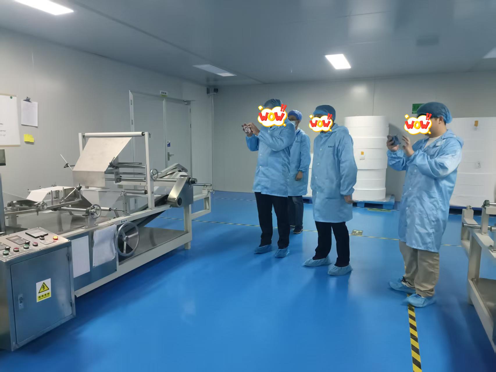 Dyrektor ds. zakupów europejskiego dystrybutora produktów leczniczych dla dużych zwierząt odwiedza naszą firmę w celu kontroli i negocjacji